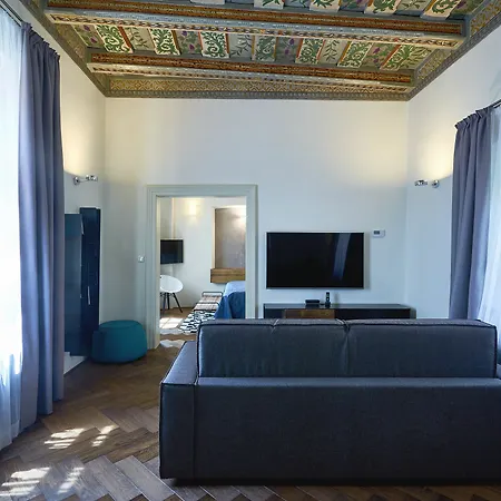 Mooo By The Castle מלון דירות 4*