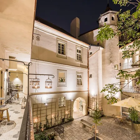 Mooo By The Castle 4*