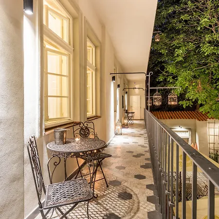 Mooo By The Castle Apart Otel 4*