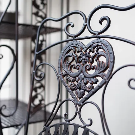 Apart Otel Mooo By The Castle