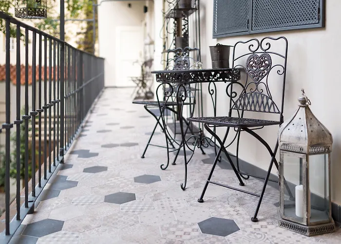 Mooo By The Castle 4*