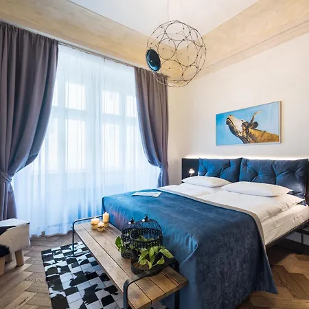 Mooo By The Castle Aparthotel 4*
