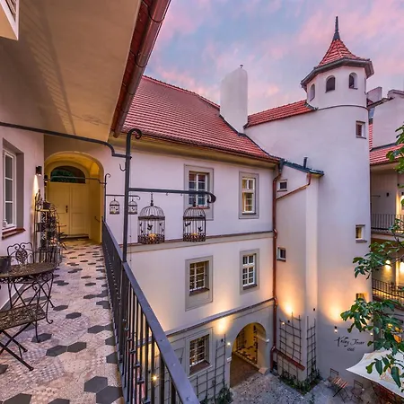 Lägenhetshotell Mooo By The Castle Prag